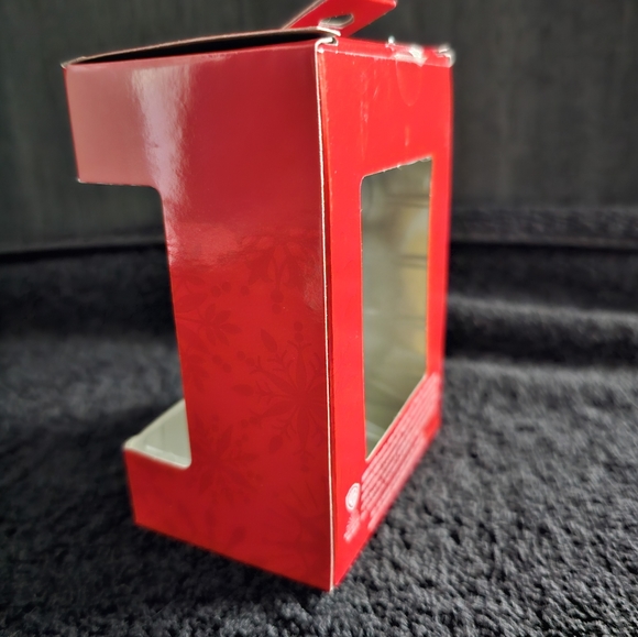 *Hogwarts Crest Ornament* - Picture 5 of 6